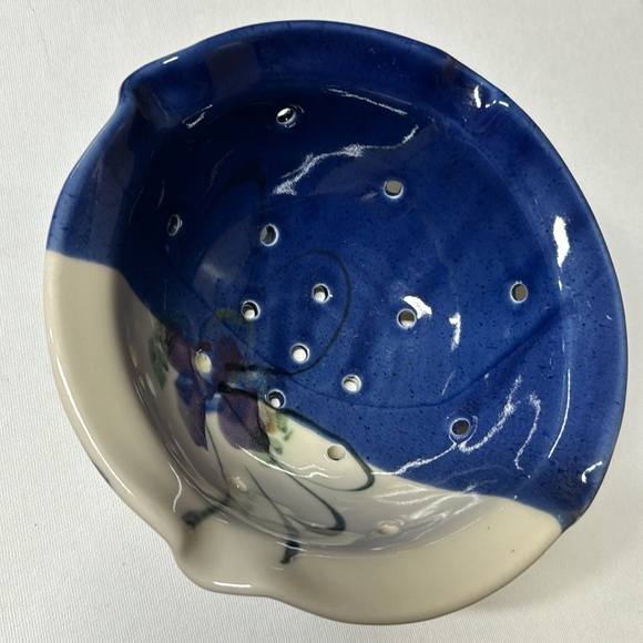 Follette Pottery berry bowl strainer cream blue and purple signed 8” diameter - Picture 2 of 7
